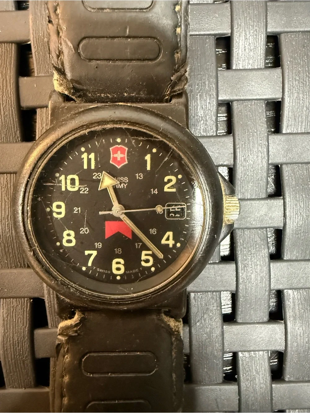 Vintage Swiss Army Marlboro Adventure Team Black Dial Quartz Watch Untested